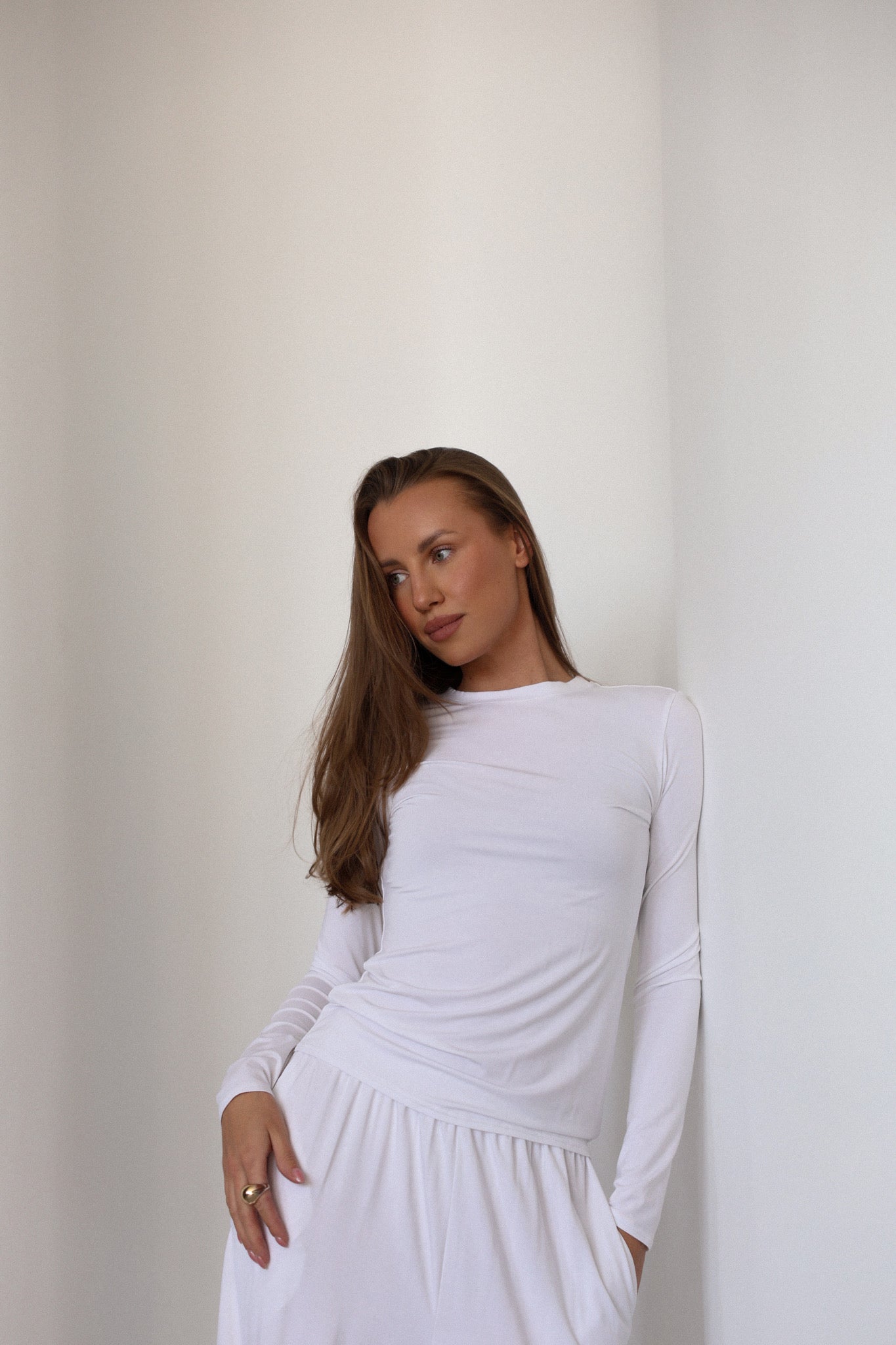 Bamboo lounge set in white