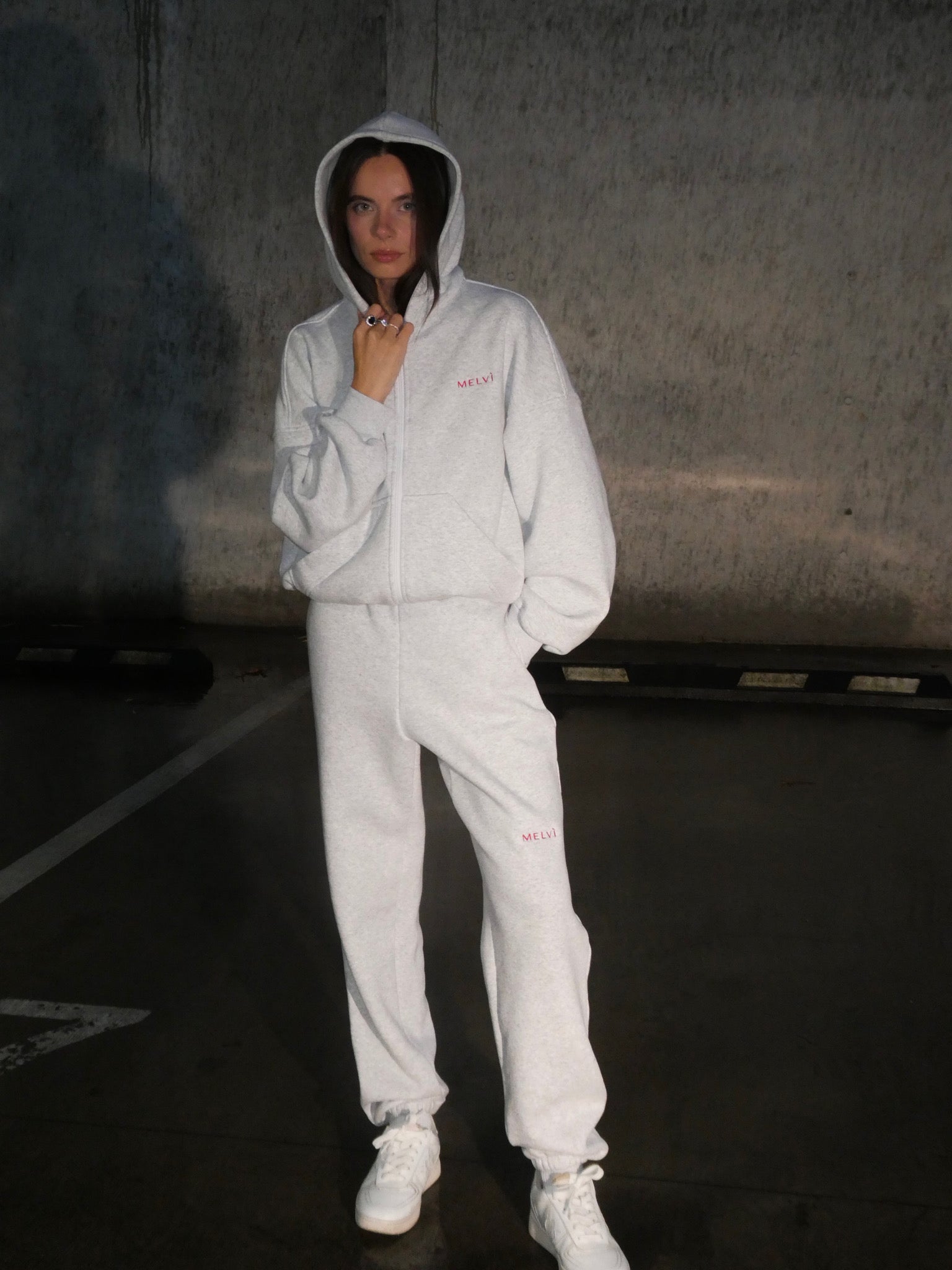 Balance kelnės debesų pilkos