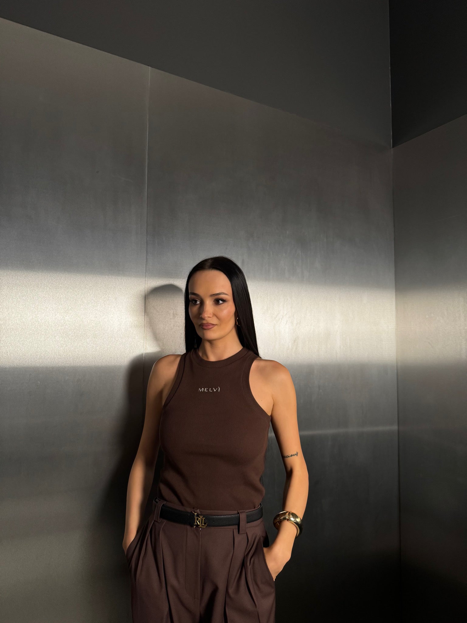 Essential ribbed tank top in dark roast