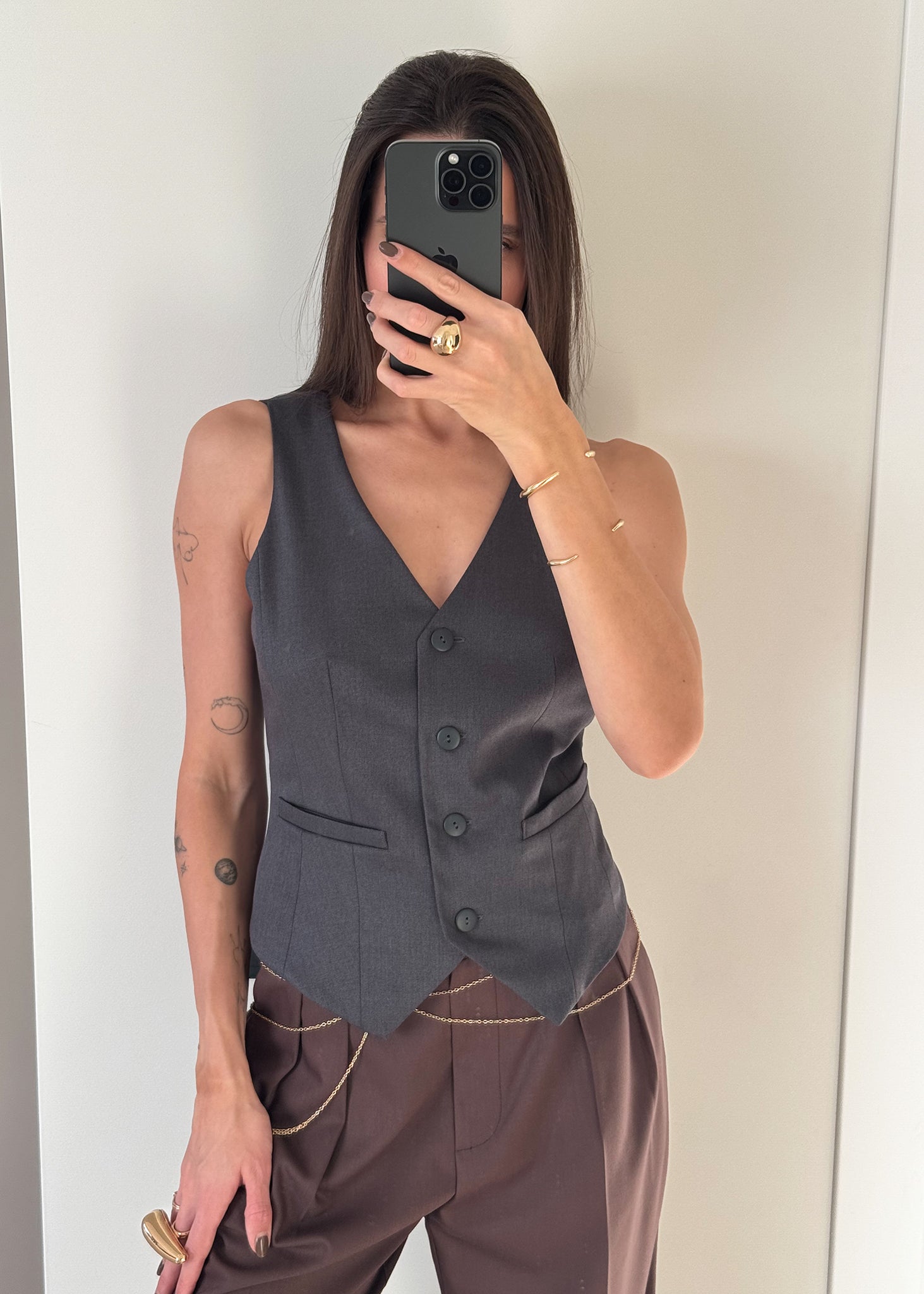Full view of classic vest for women, premium material, premium quality