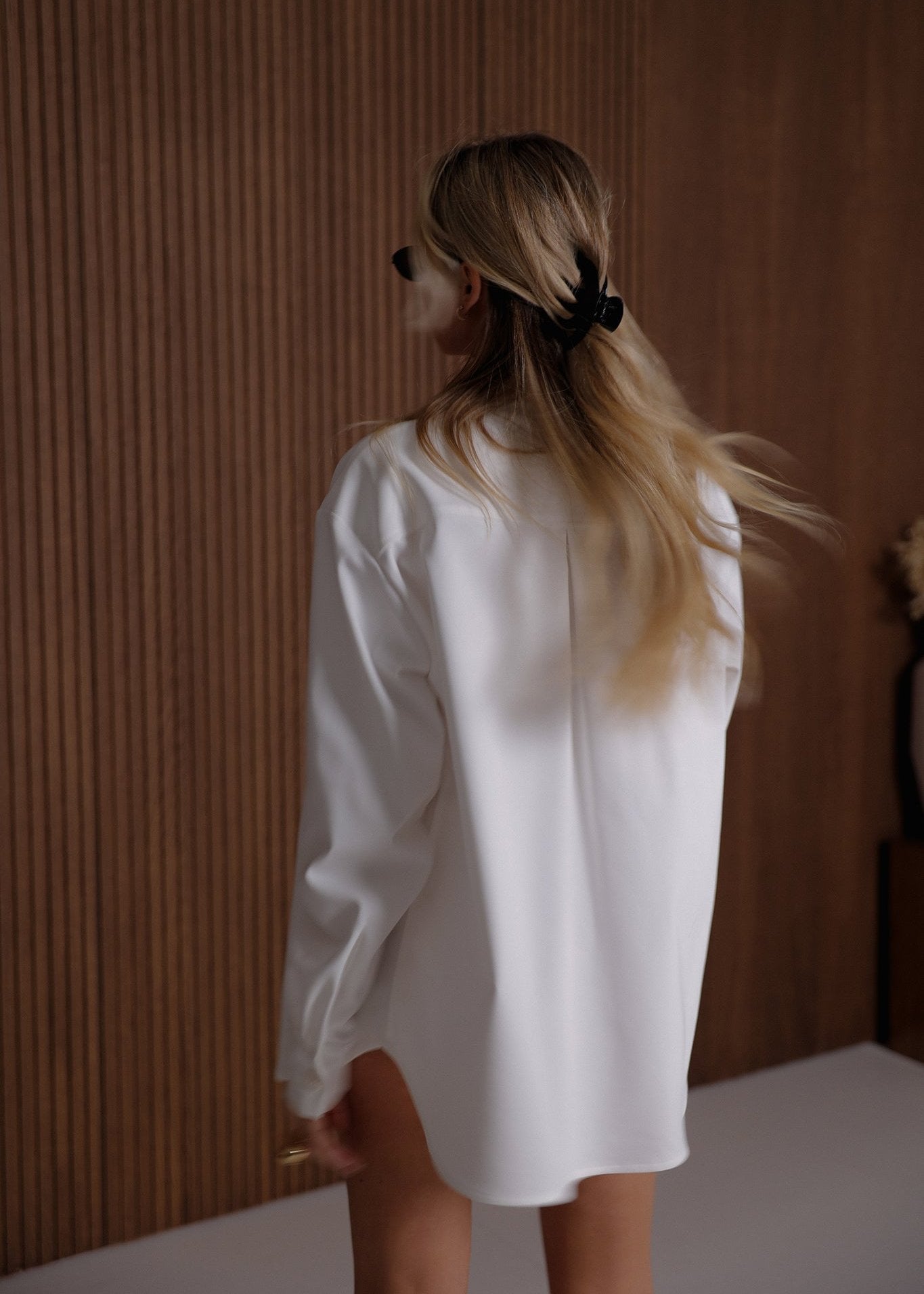 high quality shirt, oversize fit, women, back view