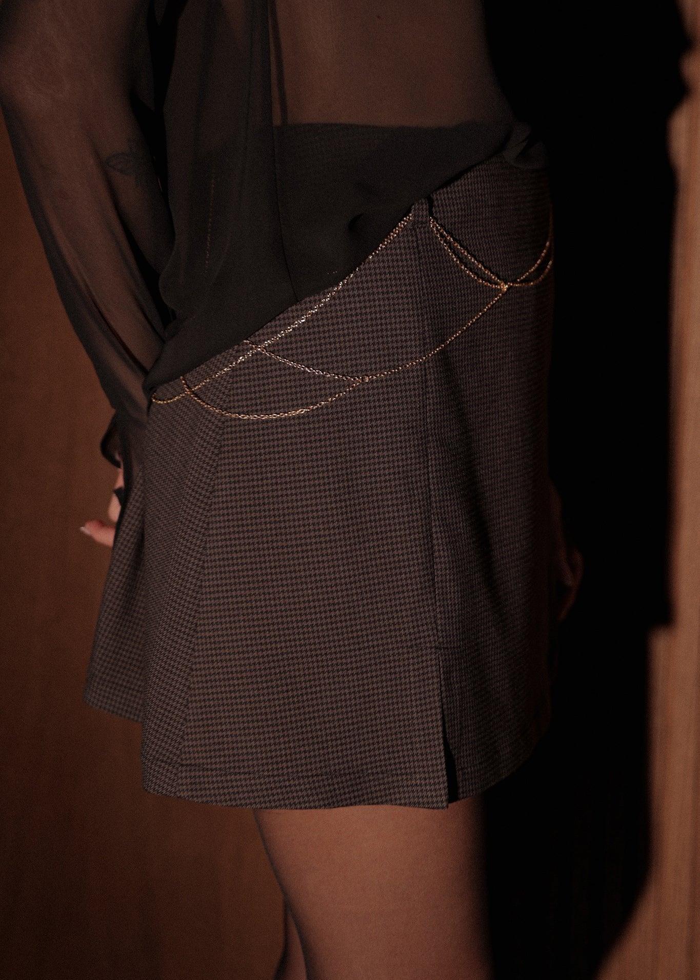 women classic skirt pencil type
