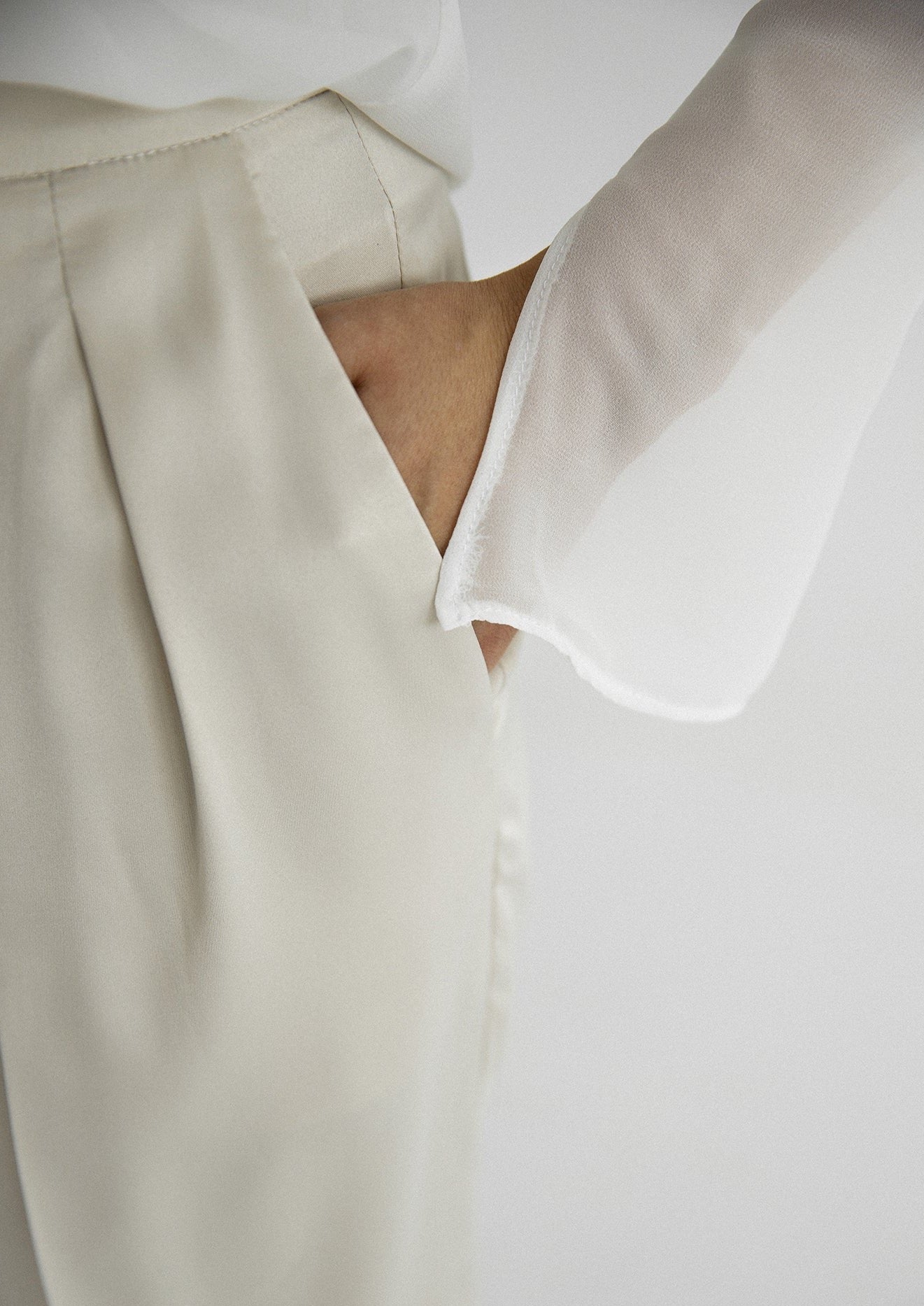 See-thru top in white