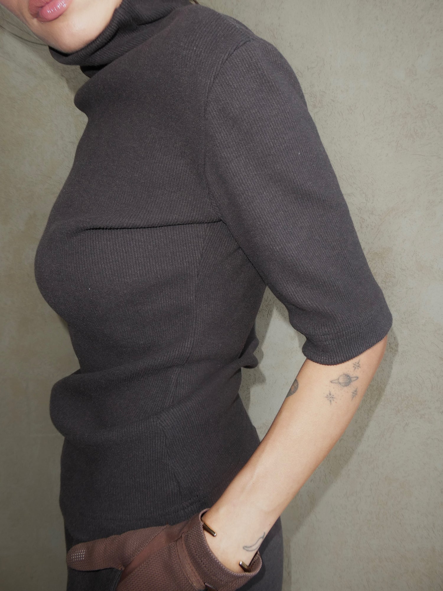 High neck top in walnut