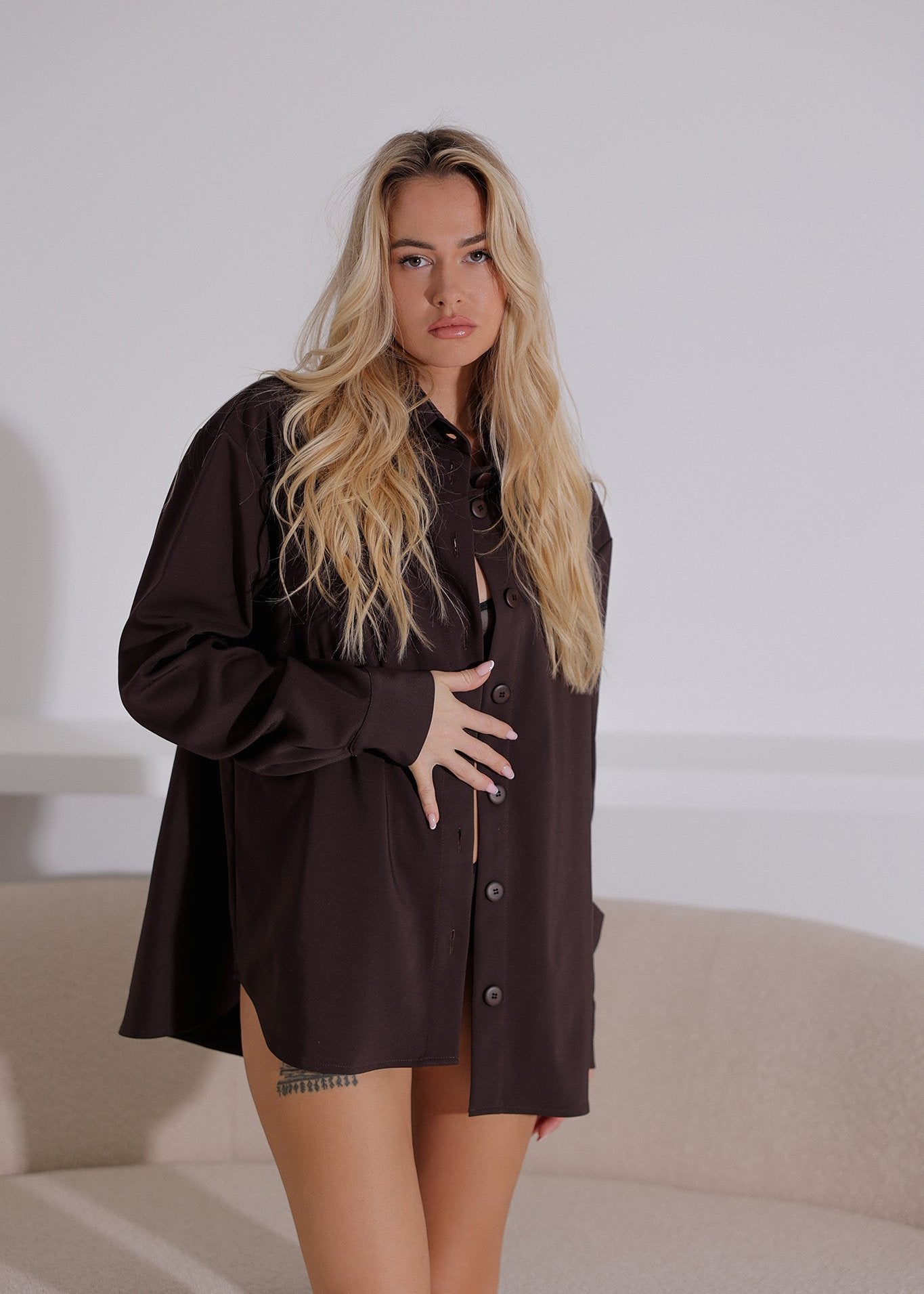 Oversize premium cotton shirt in dark brown