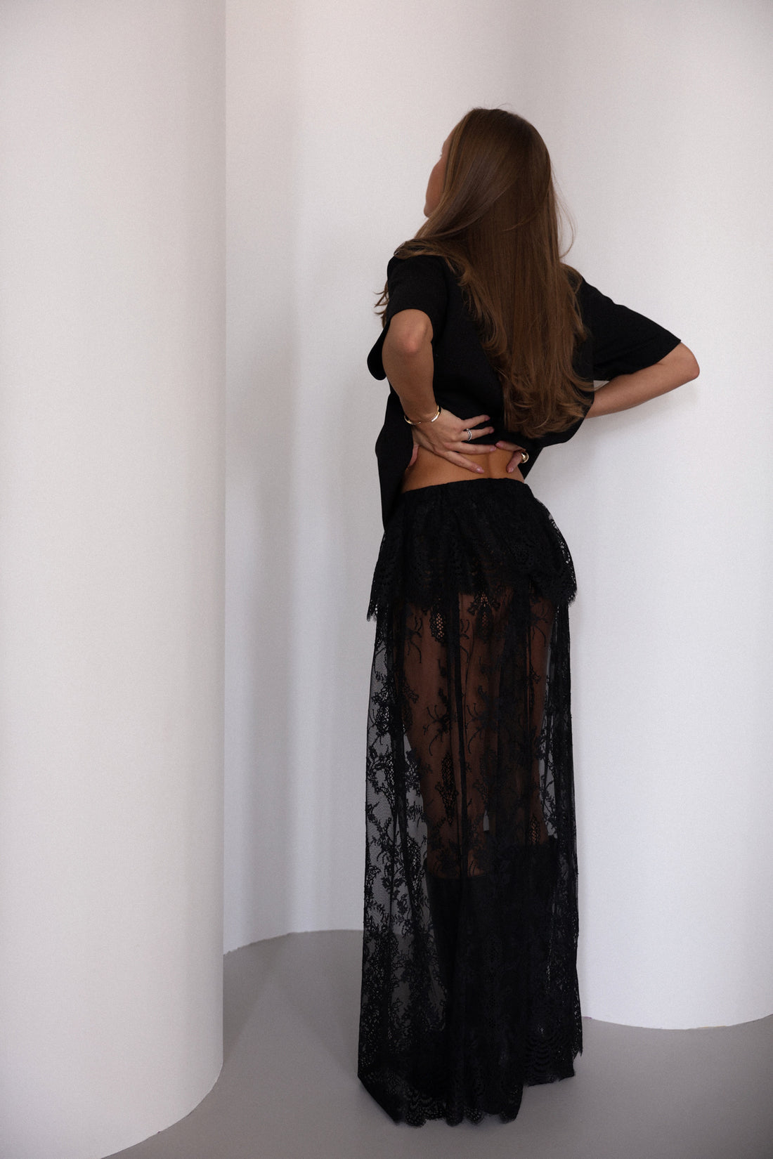 Guipure skirt in black