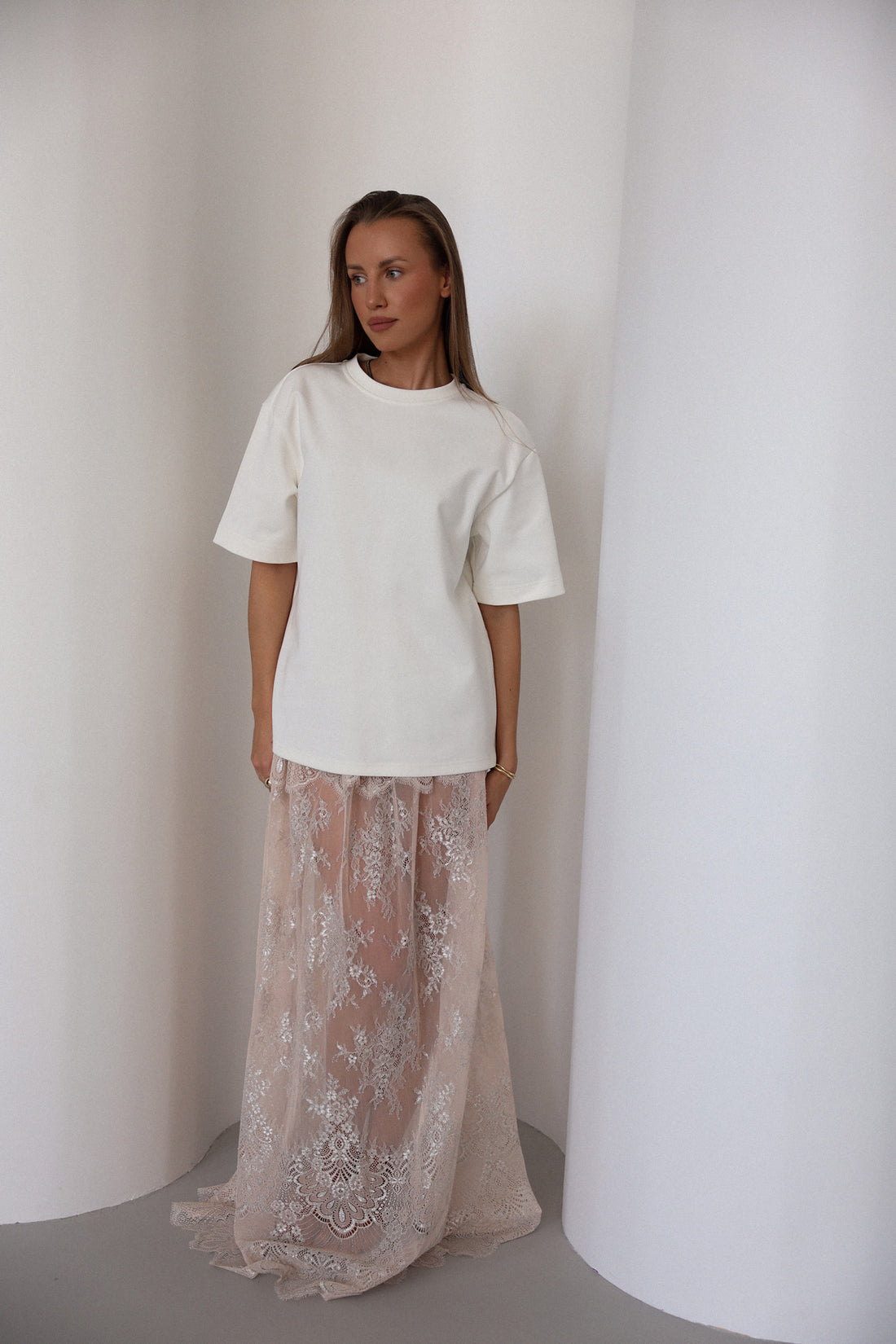 Guipure skirt in soft pink