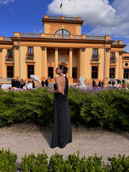Elysia dress in black