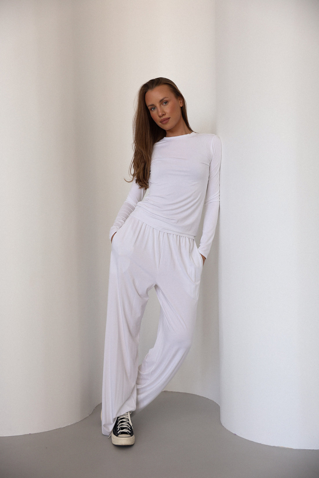 Bamboo lounge set in white