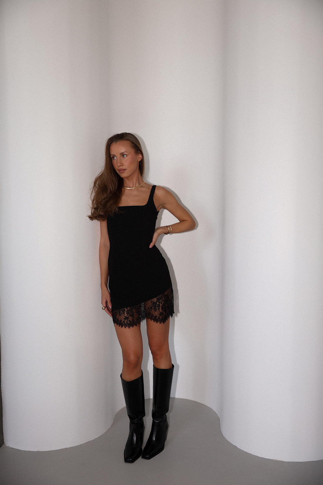 Alba dress in black