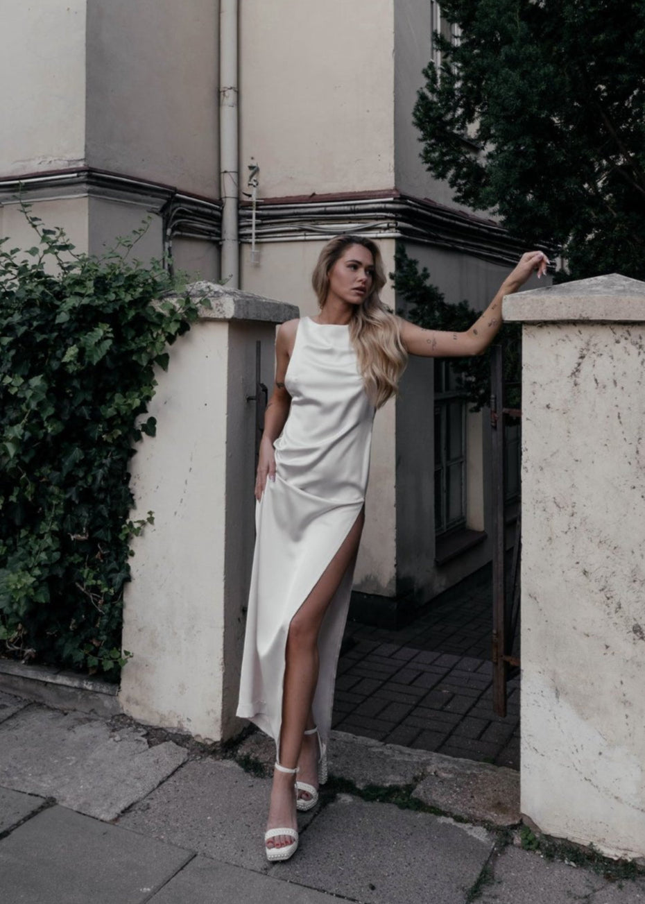 Cream satin dress rent - S
