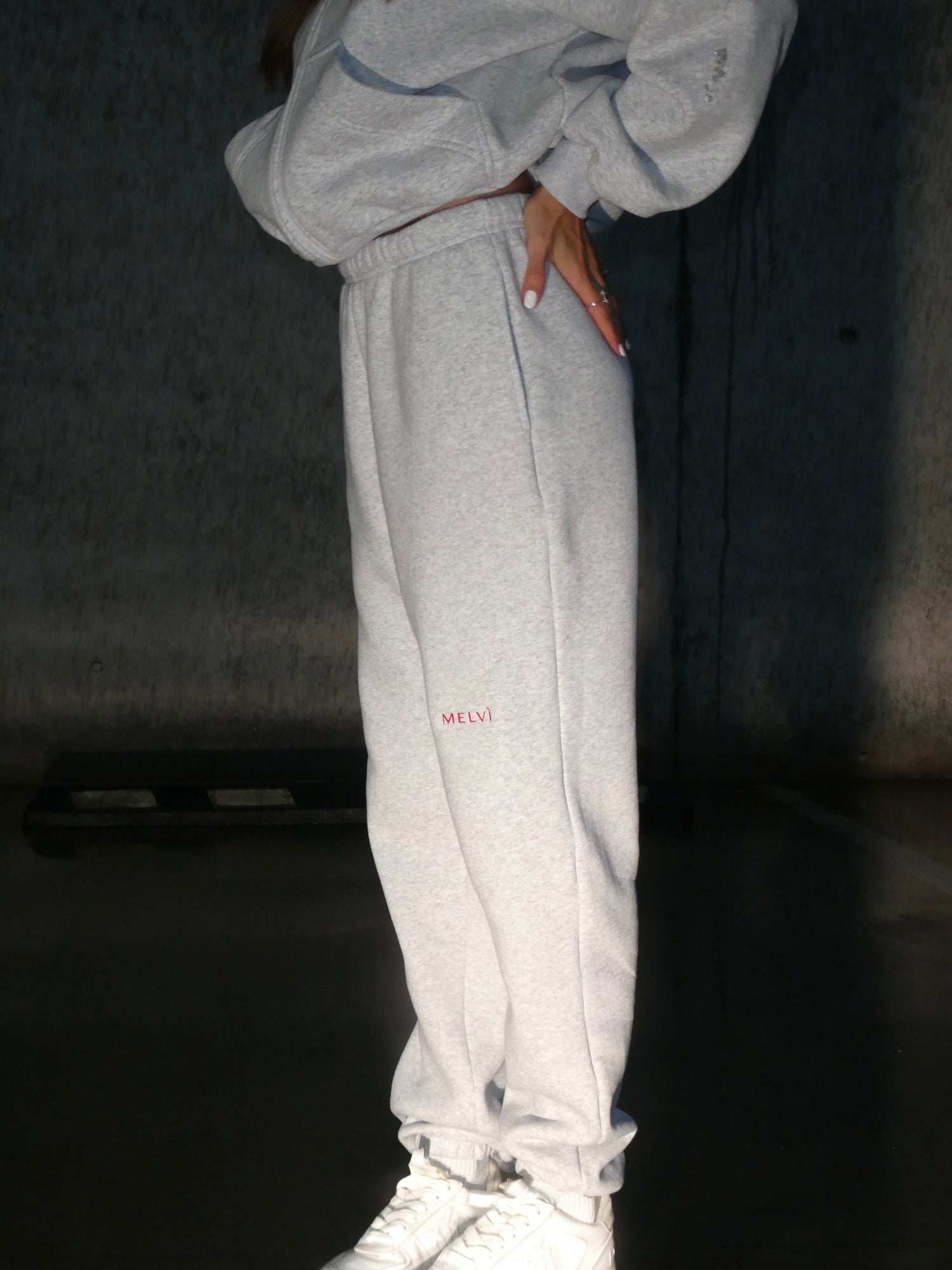 Balance kelnės debesų pilkos