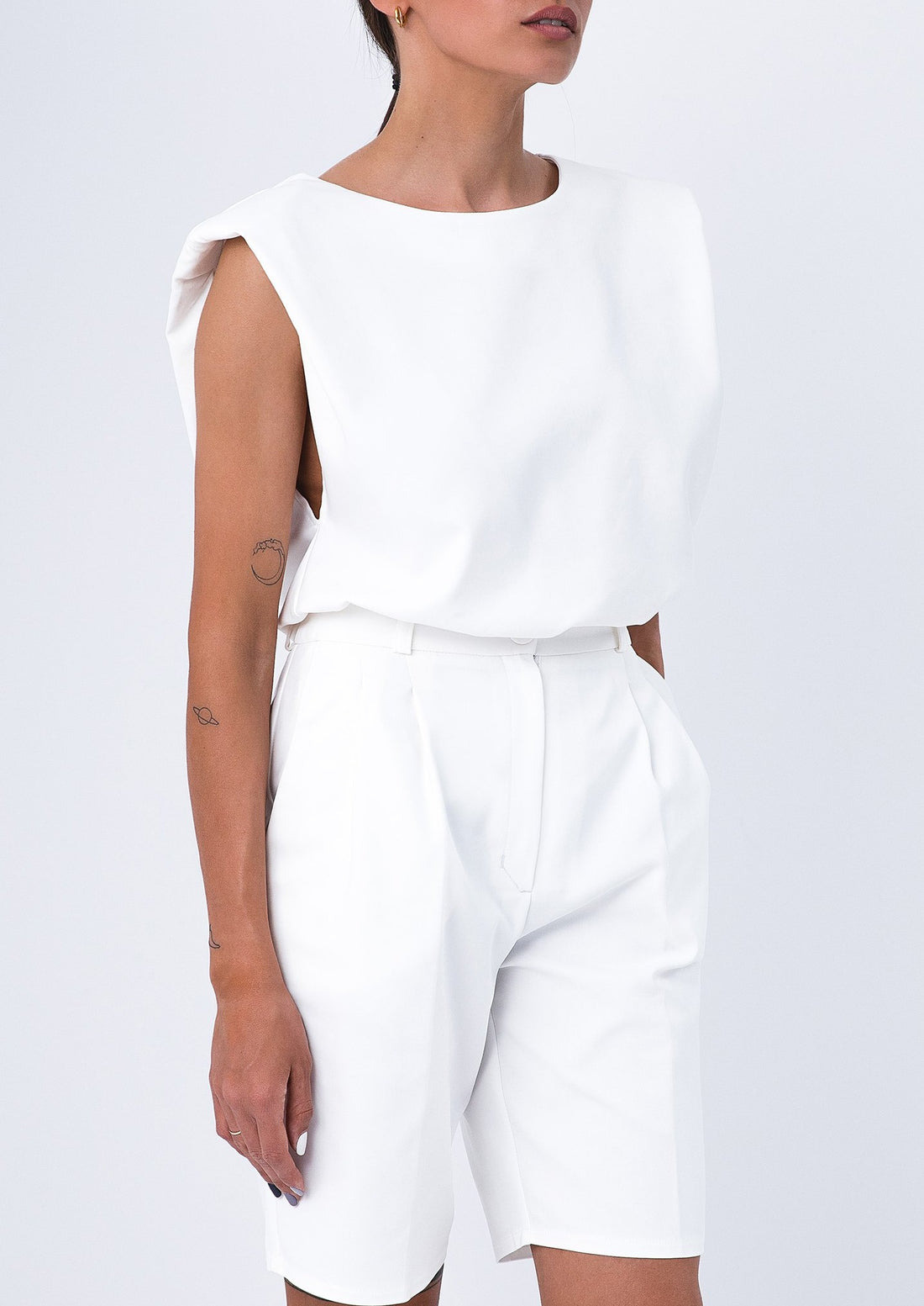 Bermuda shorts in ecru white