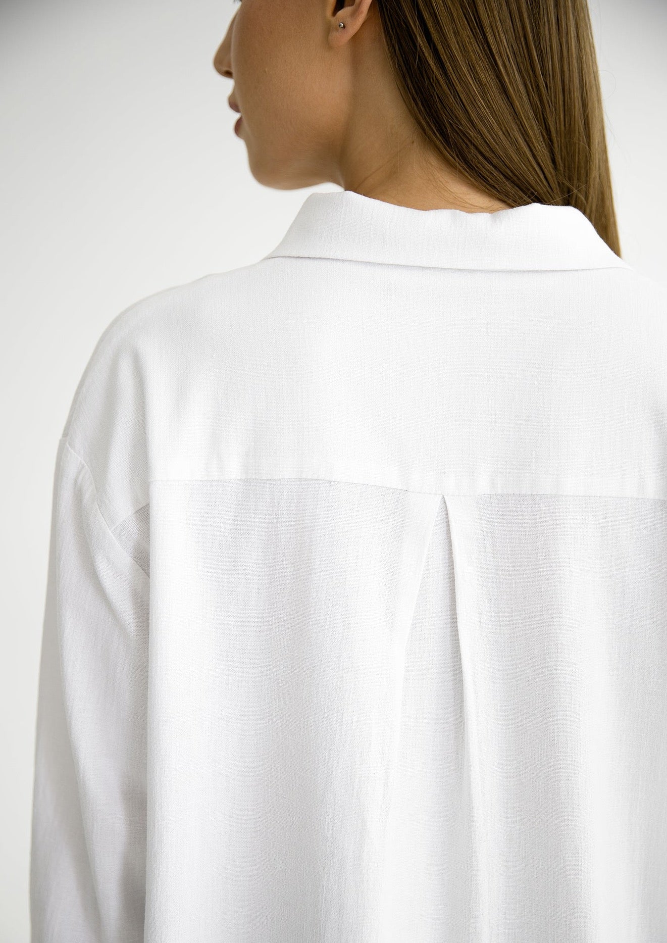 Linen oversize shirt in white