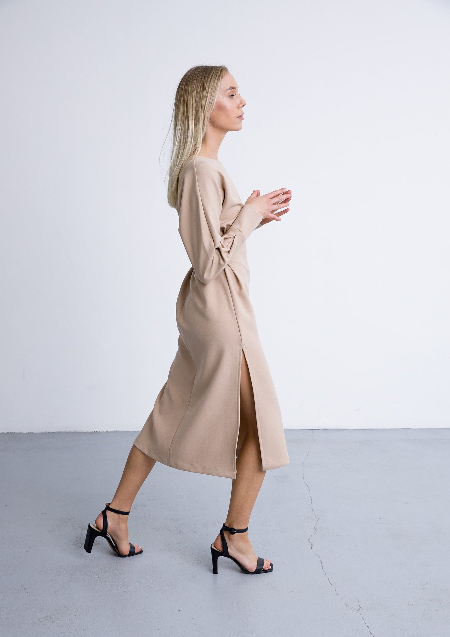 LONG DRESS IN BEIGE